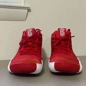 Nike Kyrie 4 University Red